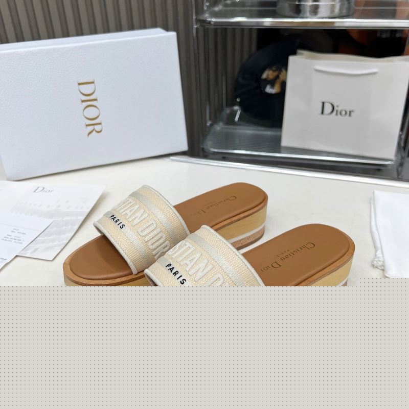 ch**an D*or slippers